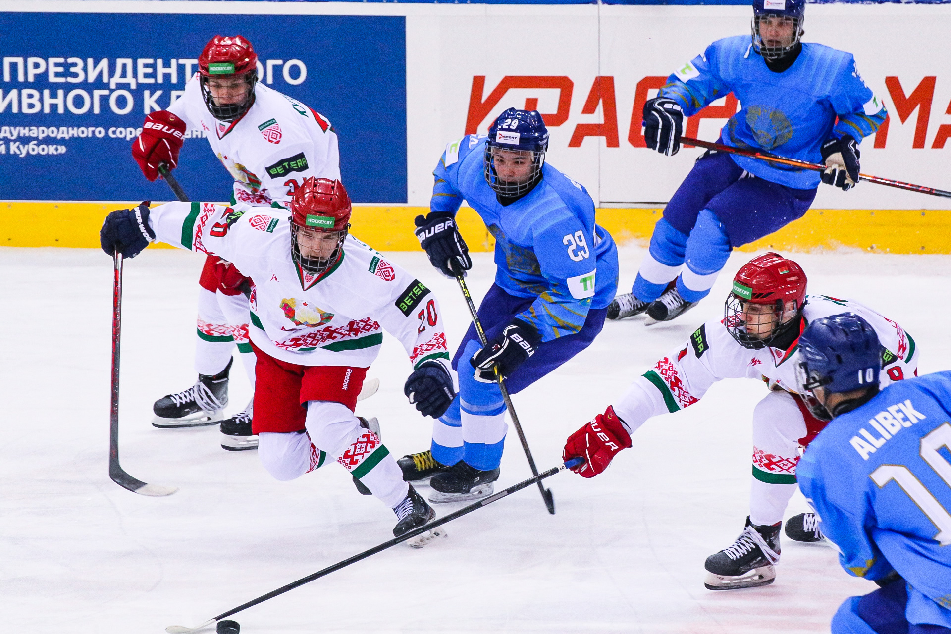 Юношеская сборная Казахстана потерпела поражение от Беларуси