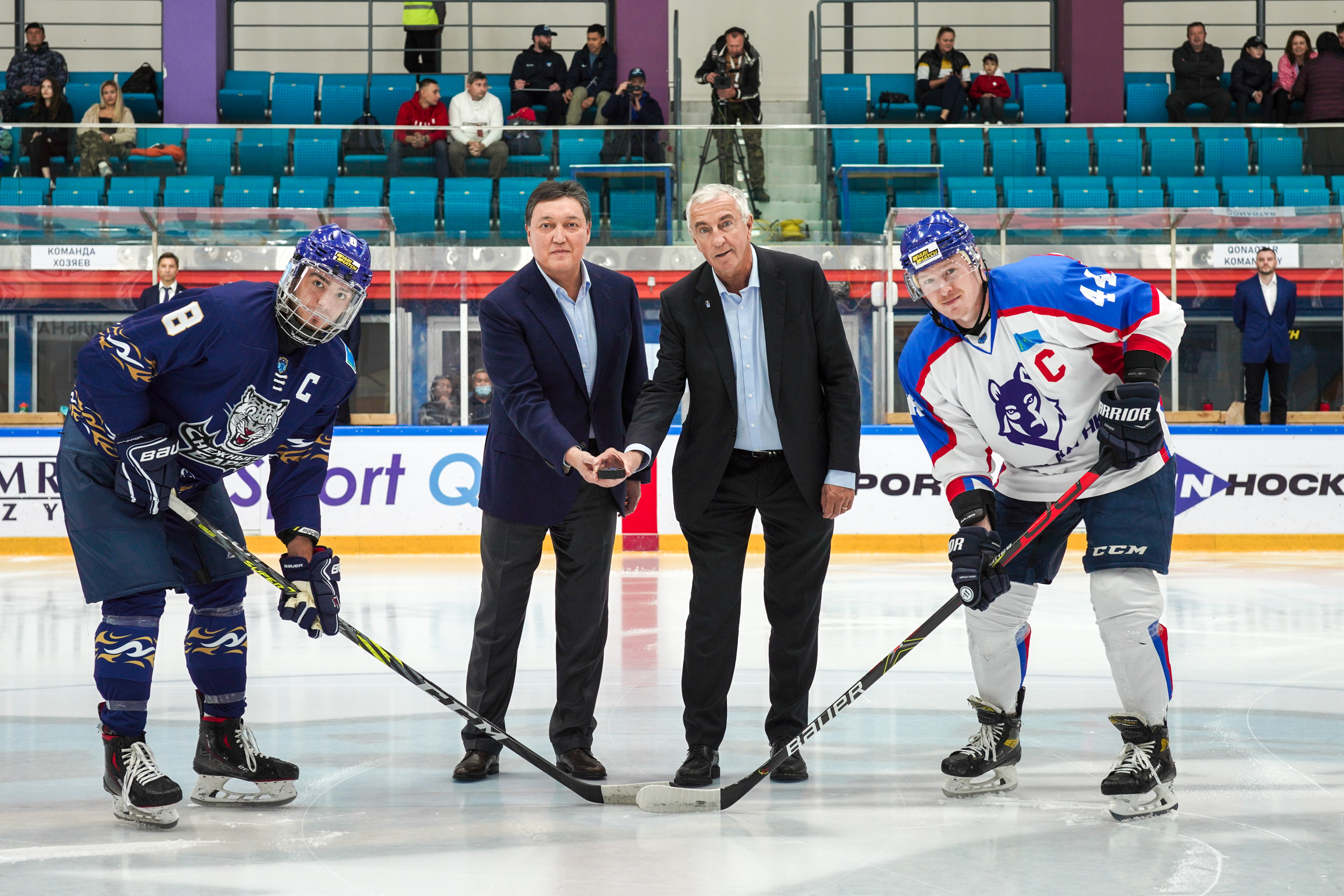 Президент ИИХФ Люк Тардиф посетил матч чемпионата Казахстана по хоккею